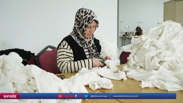 Gazzeli bebekler i&ccedil;in zıbın takımı mesaisinde