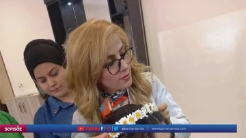 Gelinlerin sa&ccedil; ve makyajları kursiyerlerden