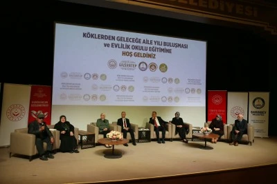 Gen&ccedil; &ccedil;iftler yaşlı &ccedil;iftlerle buluşturuldu