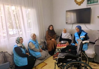 Gen&ccedil; g&ouml;n&uuml;ll&uuml;lerden b&uuml;y&uuml;klere h&uuml;rmet mesajı