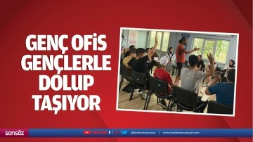 Gen&ccedil; ofis, gen&ccedil;lerle dolup taşıyor