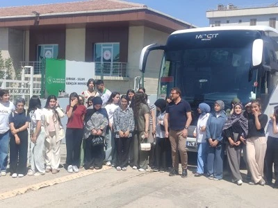 Gen&ccedil;ler &Ccedil;anakkale'ye k&uuml;lt&uuml;r gezisine uğurlandı