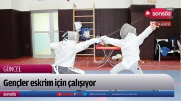 Gen&ccedil;ler eskrim i&ccedil;in &ccedil;alışıyor