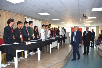Gen&ccedil;ler fikir jimnastiği yaptı