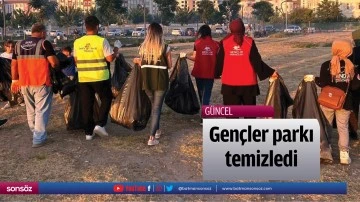 Gen&ccedil;ler parkı temizledi