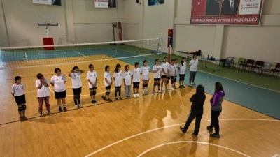 Gen&ccedil;ler ve &ccedil;ocuklar belediyenin spor faaliyetlerinden yararlandı
