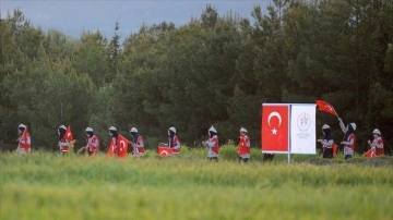 Gen&ccedil;lerden 57. Alay'a Vefa Y&uuml;r&uuml;y&uuml;ş&uuml;