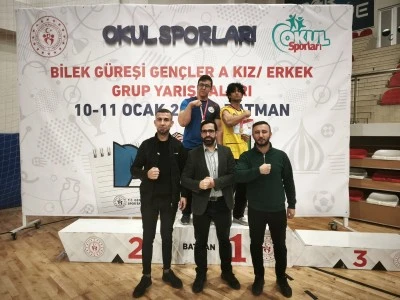Gen&ccedil;lerin bilekleri b&uuml;k&uuml;lmedi