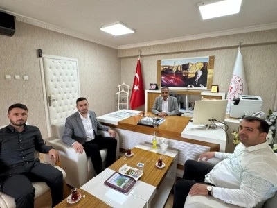 Gen&ccedil;lik Kolları&rsquo;ndan gen&ccedil;liğe y&ouml;nelik ziyaret