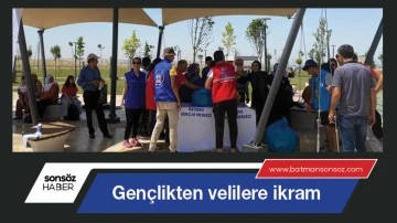 Gen&ccedil;likten velilere ikram