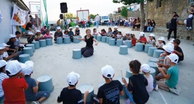 Gezici at&ouml;lye ile &ccedil;ocuklar m&uuml;zikle buluşacak, mahallelerinde konser verecek