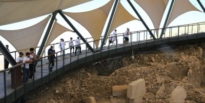 G&ouml;beklitepe serin havasıyla ziyaret&ccedil;ilerini ağırlıyor