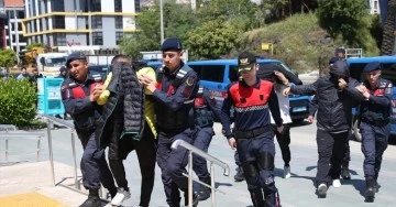 G&ouml;&ccedil;men ka&ccedil;ak&ccedil;ılığı yapan 3 zanlı g&ouml;zaltına alındı