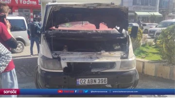 G&ouml;lbaşı'nda seyir halindeki ara&ccedil; alev aldı