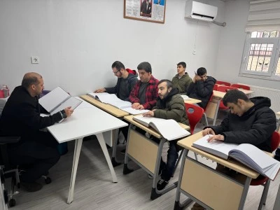 G&ouml;rme engelliler ADEM&rsquo;de kur&rsquo;anı &ouml;ğreniyor