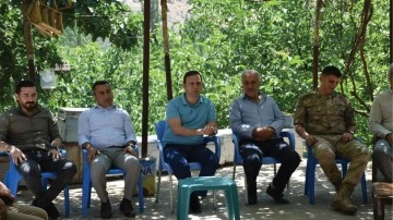 G&uuml;ler ailesine bayram ziyareti