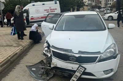 G&uuml;ltepe&rsquo;de iki ara&ccedil; &ccedil;arpıştı