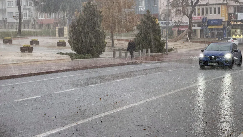 G&uuml;neydoğu'da kuvvetli r&uuml;zgar ile sağanak uyarısı