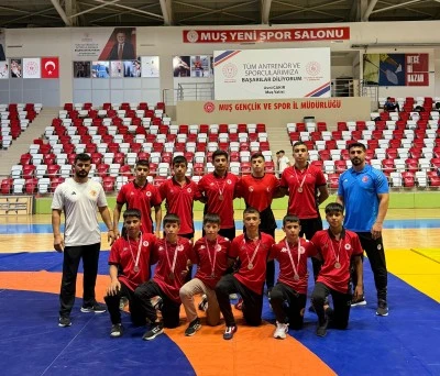 G&uuml;reş&ccedil;ilerimiz rakiplerine minderi dar etti