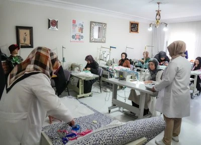 &nbsp;Bayramlık giysiler depremin vurduğu Hatay'a g&ouml;nderilecek