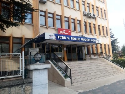 DİYARBAKIR-KURTALAN HATTI,DİYARBAKIR-KURTALAN İSTASYONLARI ARASI KM:0+000-158+000 ARASI 32 MAHALDE TOPLAM 11000 METRE BALAST TUTUCU OTOKORKULUK YAPILMASI