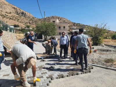 &nbsp;Kaymakam &Ccedil;ağlar Partal, parke taşı &ccedil;alışmasını inceledi