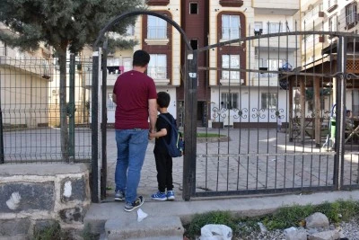 &nbsp;&ouml;ğretmen &ccedil;ift 1'i Afgan uyruklu, 2 &ccedil;ocuğa yuva oldu