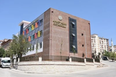 &nbsp;"Yık Yap Projesi" ile eski okulların yerine yenileri inşa ediliyor