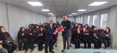 &nbsp;Batmanlı Yazar, Hatay&rsquo;da konferans verdi
