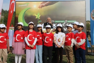 &nbsp;Fidanlar toprakla buluşturuldu