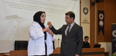 &nbsp;&Uuml;niversitede 28 mutfak b&ouml;l&uuml;m&uuml; &ouml;ğrencisi i&ccedil;in ceket giyme t&ouml;reni d&uuml;zenlendi