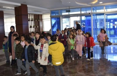 Siirt&nbsp;Belediyesi &ccedil;ocuklar i&ccedil;in sinema etkinliği d&uuml;zenledi