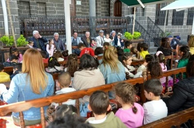 &Ccedil;ocuklar dengb&ecirc;j geleneğiyle buluştu