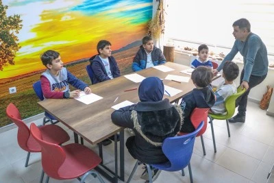 &nbsp;İlkokul &ouml;ğrencisi Emir, Amerikan Matematik Olimpiyatı'nda altın madalya kazandı