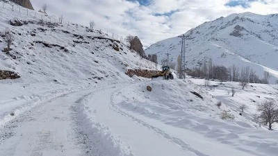 Elazığ ve&nbsp;Şırnak'ta 19 yerleşim yerine ulaşım sağlanamıyor