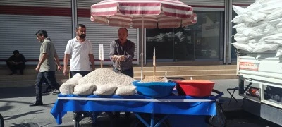 Yılmaz &Ccedil;i&ccedil;ek&rsquo;ten Yeni Mahsul &Uuml;r&uuml;nler Tezg&acirc;hta