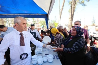 &nbsp;Belediyeden 240 bin kişiye aşure hedefi
