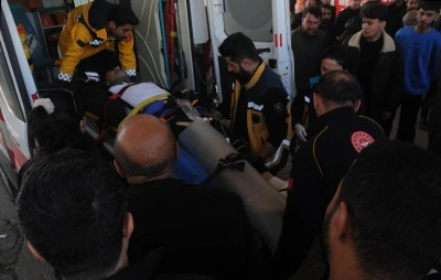 &nbsp;Şarampole yuvarlanan pikaptaki 4 kişi yaralandı