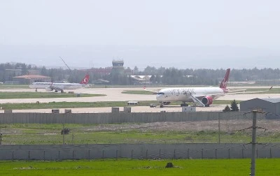 İngiltere u&ccedil;ağı Diyarbakır'a zorunlu iniş yaptı