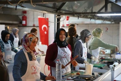 Kızılay Genel Başkanı Yılmaz,&nbsp;Adıyaman'da aş&ccedil;ılık at&ouml;lyesine katıldı