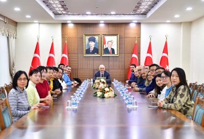 &Ccedil;in'den gelen turizm heyeti&nbsp;Diyarbakır&nbsp;Valiliğini ziyaret etti