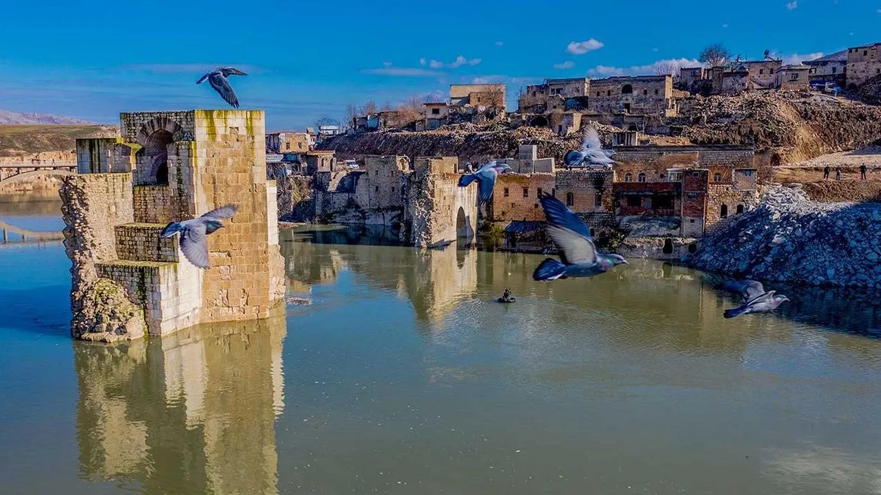 Hasankeyf&rsquo;in Sular Altında Kalan Hik&acirc;yeleri: G&ouml;&ccedil; Eden Ailelerin Anıları&rdquo; 