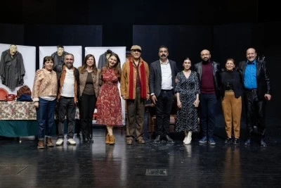 Eşbaşkanlar &lsquo;Ber&ucirc;&rsquo; oyununu izledi