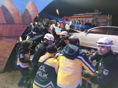 &nbsp;İki otomobilin &ccedil;arpıştığı kazada 4 kişi yaralandı
