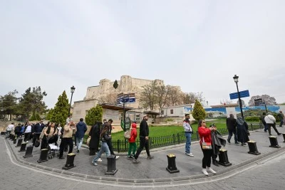&nbsp;Turizmde "&ccedil;ifte bayram" yaşıyor