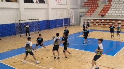 K&acirc;zımkarabekir Ortaokulu, hentbolun yıldızı