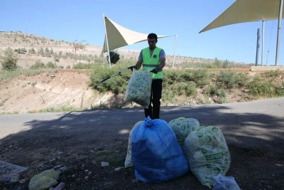 &nbsp;Gen&ccedil; 105 g&uuml;nd&uuml;r &ccedil;evreyi temizliyor