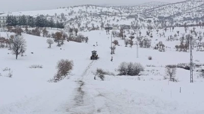 Siirt, Bing&ouml;l,&nbsp;Şırnak&nbsp;ve Elazığ'da 144 yerleşim yerine ulaşım sağlanamıyor