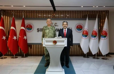 Ordu Komutanı Korgeneral Topaloğlu,&nbsp;Şırnak&nbsp;Valisi Ekici'yi ziyaret etti