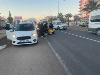 Motosiklet ile&nbsp; ticari aracın &ccedil;arpıştığı kazada 1 kişi yaralandı